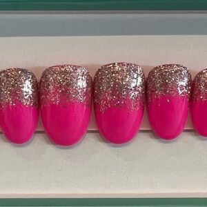 Press On reusable Nails set of 26 with application kit